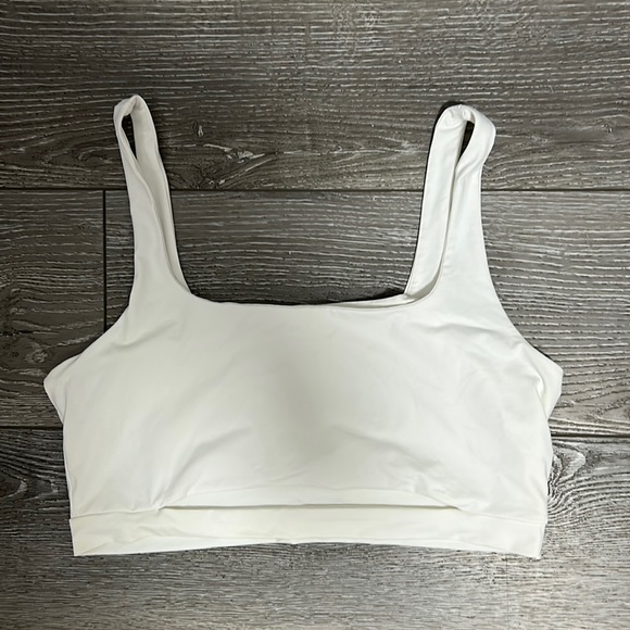 garage white strip top - Picture 1 of 2